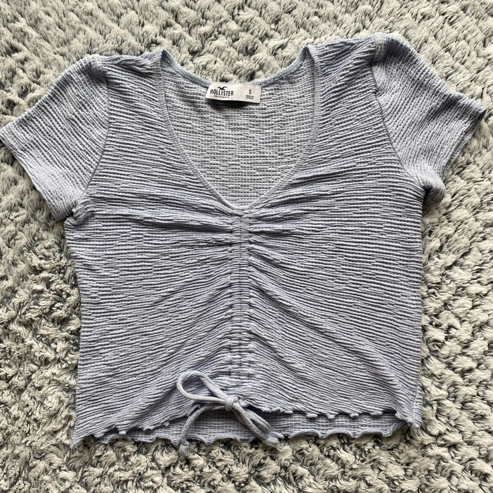 🤍 HOLLISTER Cropped Shirt